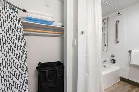 118-2828 Southwest Fwy-Houston Unit 425 10-25