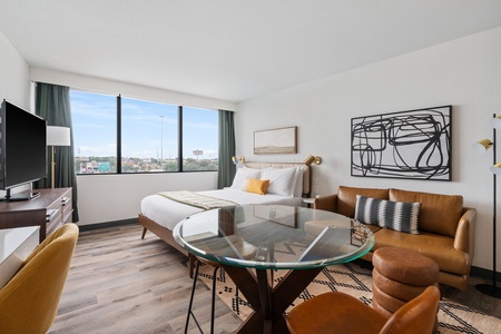 The Levy #0406 | Studio w/ gym & pool | Upper Kirby