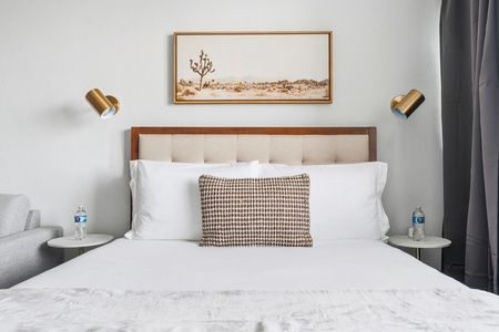 028-2828 Southwest Fwy-Houston Unit 411 10-25