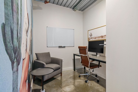 Designed for the digital professional: a spacious and thoughtfully laid out office space.