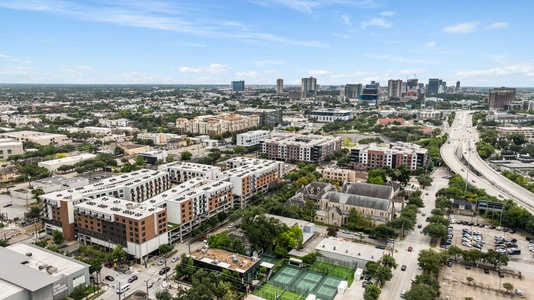 The Texas Medical Center is top right of this aerial shot and Lodgeur Midtown is front left