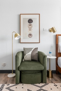 054-2828 Southwest Fwy-Houston Unit 419 10-25