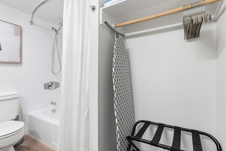 041-2828 Southwest Fwy-Houston Unit 411 10-25