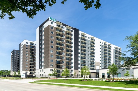 Street view of the Resia Ten Oaks community where Lodgeur Energy Corridor is located
