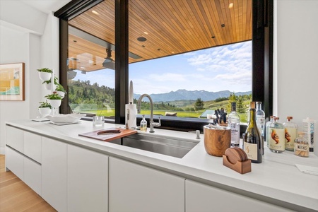 083-505 W Saddle Butte Way-32