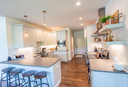 Fully Stocked kitchen