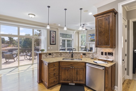 Fully Stocked Kitchen