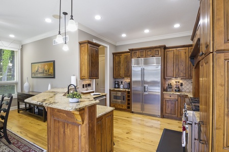 Fully Stocked Kitchen