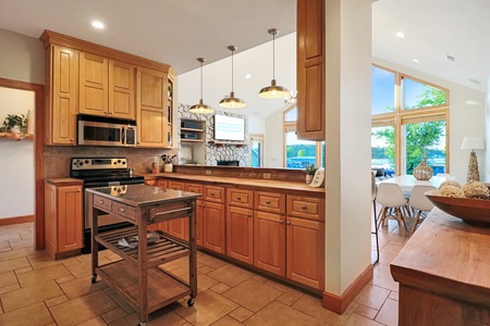 Fully stocked Kitchen