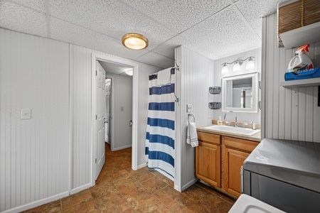 Your home-away-from-home bathroom combines comfort and convenience. Bright, clean fixtures and a spacious layout help you settle in and feel refreshed throughout your stay.