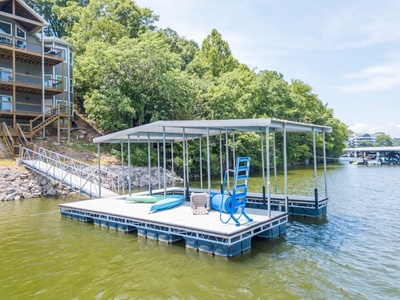 Private dock with kayaks~ Lily pad and swim steps.