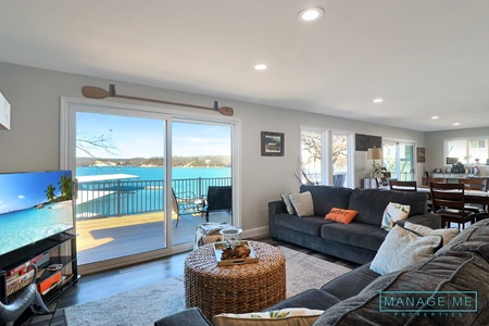 Relaxing Family Lounge Area with Lake View