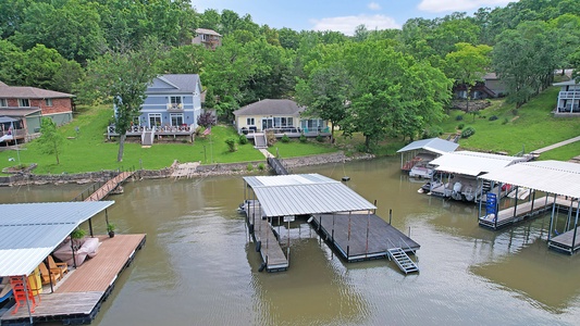 1 well dock, view of the house