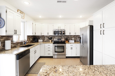 Ready to Cook Kitchen with Updated Appliances