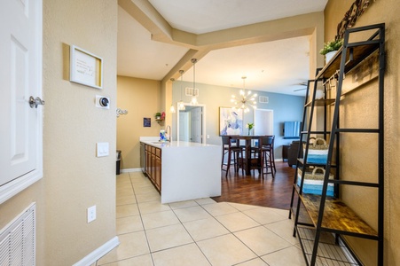 Foyer and Breakfast Bar