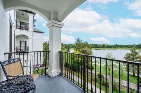 Beautiful Lakeview Condo, Vista Cay Orlando - 3013