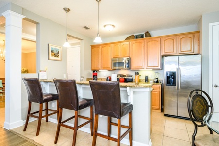 Kitchen and Breakfast Bar