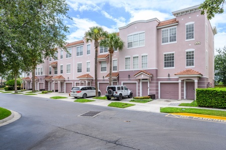 Outdoors Building - Complimentary Driveway Parking