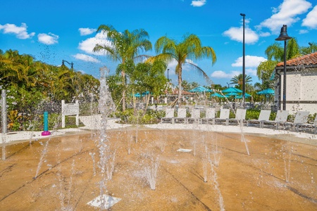 NEW Isles Pool - Kids Splash Pad - Vista Cay Resort Direct