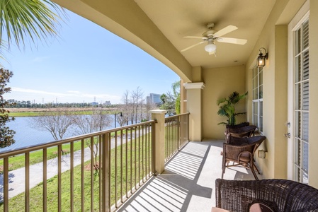 Gorgeous 3 Bed Lakeview, Vista Cay - 1010