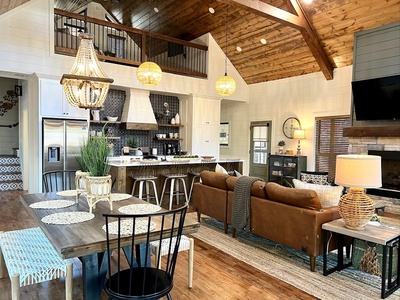 Open floor plan for the ultimate cozy experience.