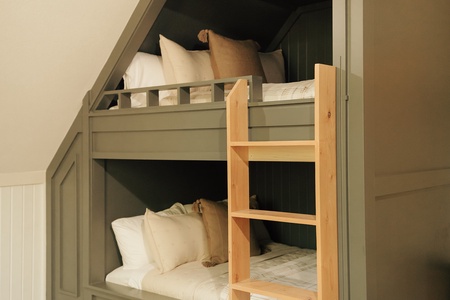 Full-over-full bunk bed