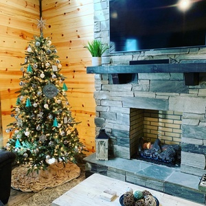 We love to decorate for Christmas!