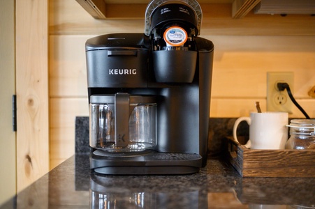 Keurig Duo K-cup machine and drip coffee maker