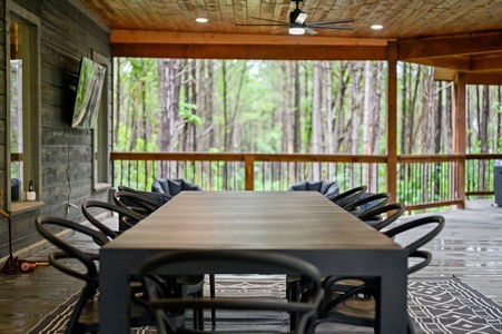 Outdoor dining with seating for 10