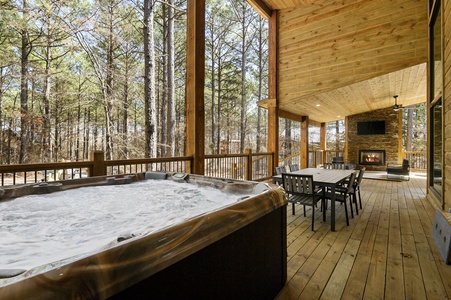 Take a relaxing soak or enjoy a meal on the deck at the outdoor dining table