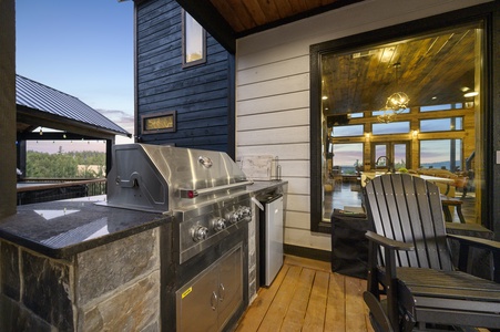 Built-in grill station with mini fridge