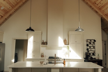 Large vaulted ceiling over the kitchen