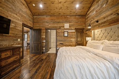 Downstairs master bedroom #2
