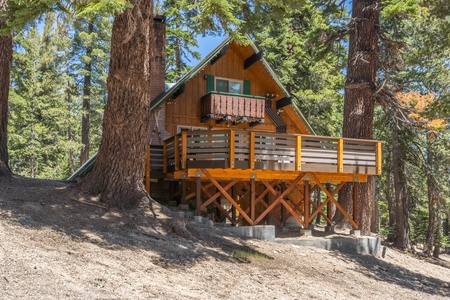 Chalet 21 summer exterior