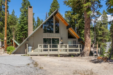 Chalet 15 summer exterior