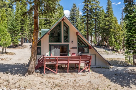 Chalet 6 summer exterior