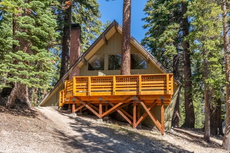 Chalet 22 summer exterior