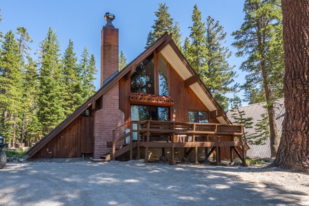Chalet 17 summer exterior