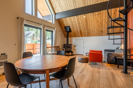 Chalet 1 dining room