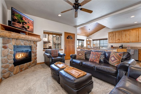 Bear Hollow Village 5478