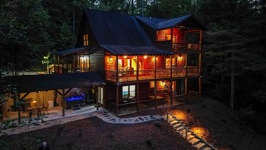 Welcome to Grand Slam Riverhouse!
