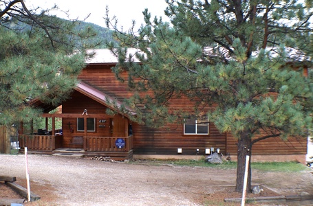 Deer Mountain Lodge