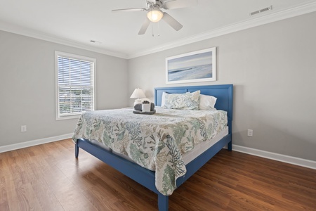 4th Bedroom: King bed, shared bathroom, 3rd floor