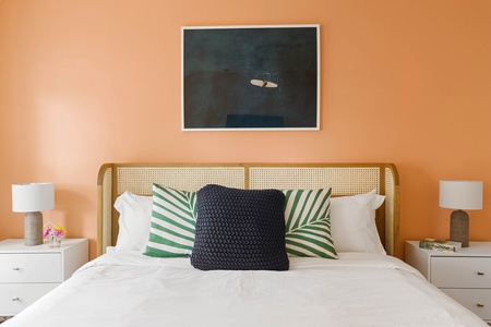 From easy booking and check-in to delightful amenities and reliably awesome 24/7 customer service, we've got you covered!