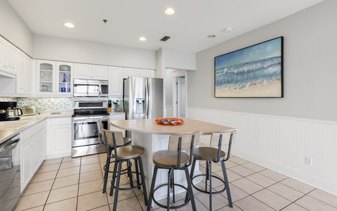 Kitchen Bar Seating for 4 on Stylish Stools