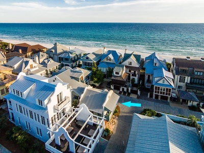 Beach and Boardwalk Carriage House