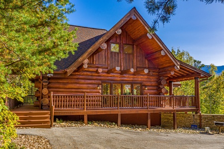 Grizzly's Den, a 5 bedroom cabin rental located in Gatlinburg