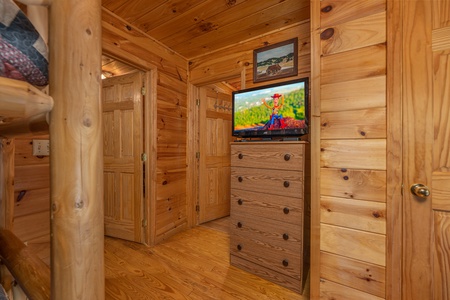 Dresser in the bunk room at A Cheerful Heart, a 2 bedroom cabin rental located in Pigeon Forge