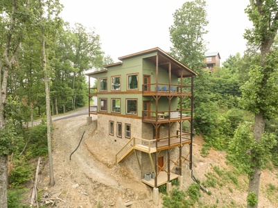 at the bear observatory a 2 bedroom cabin rental located in gatlinburg