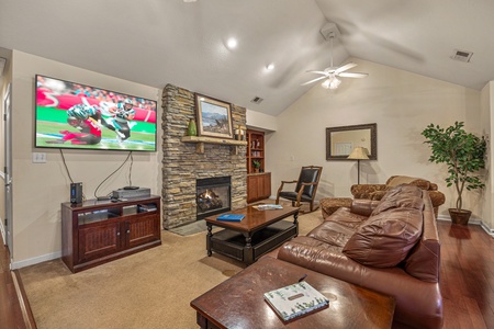 Living room at A Pigeon Forge Retreat, a 2 bedroom cabin rental located in Pigeon Forge